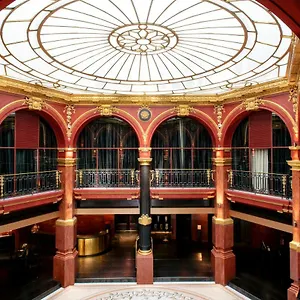 Banke Opera, Autograph Collection 5*, Paris Frankreich